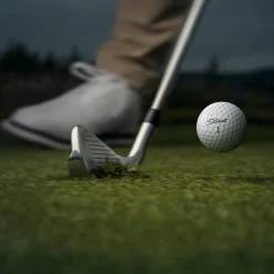 Pro V1 Golfball Golfshopen.no Logo Hvit